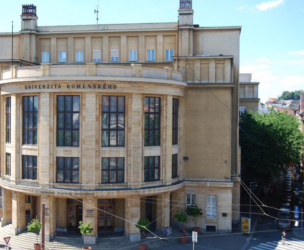 История университета Университет Коменского в Братиславе
