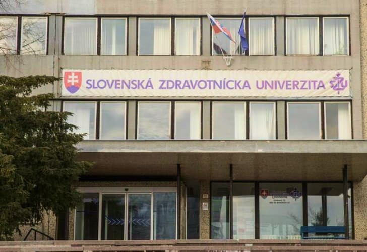 История университета Словацкий медицинский университет в Братиславе